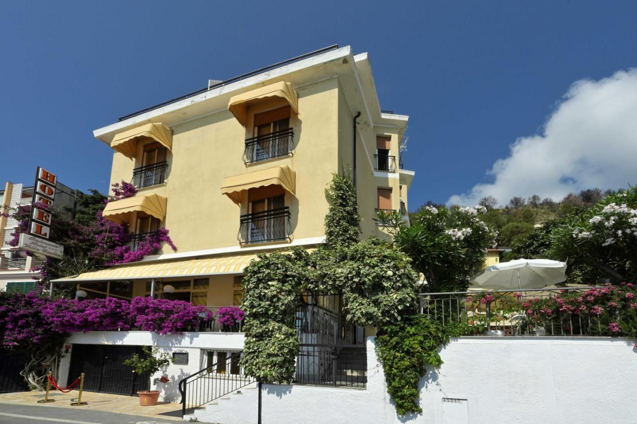 Hotel Villa Giulia Laigueglia Esterno foto